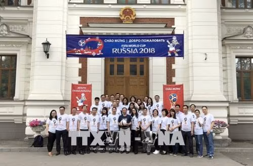 Đại sứ quán Việt Nam tại Nga cuồng nhiệt với World Cup 2018 ảnh 1
