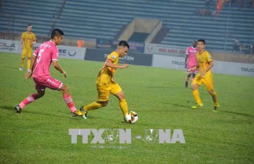 V.League 2018: Bỏ xa các đối thủ, Hà Nội vô địch lượt đi đầy thuyết phục ảnh 1