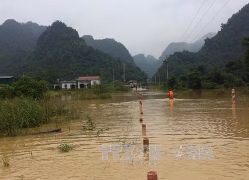 Quốc lộ 4 - Cao Bằng tê liệt vì mưa lũ ảnh 2