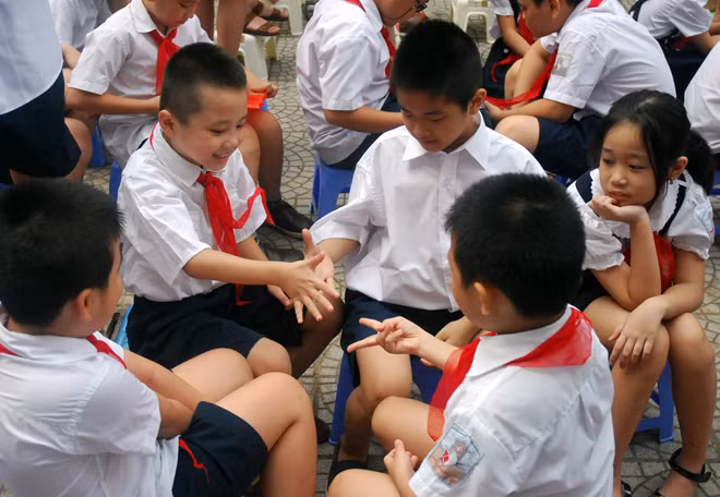 Hình ảnh ấn tượng trong ngày khai giảng năm học mới ảnh 13