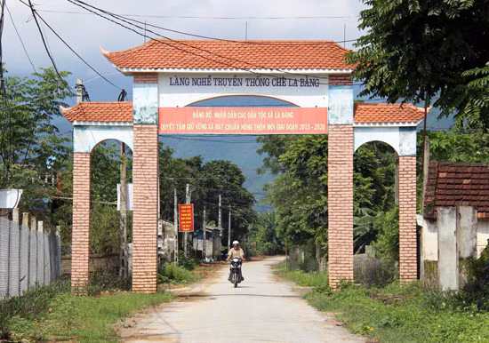 Xây dựng nông thôn mới trên quê hương cách mạng La Bằng ảnh 1