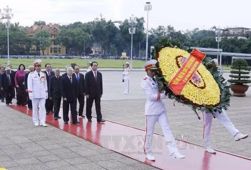 Lãnh đạo Đảng, Nhà nước viếng Chủ tịch Hồ Chí Minh ảnh 1