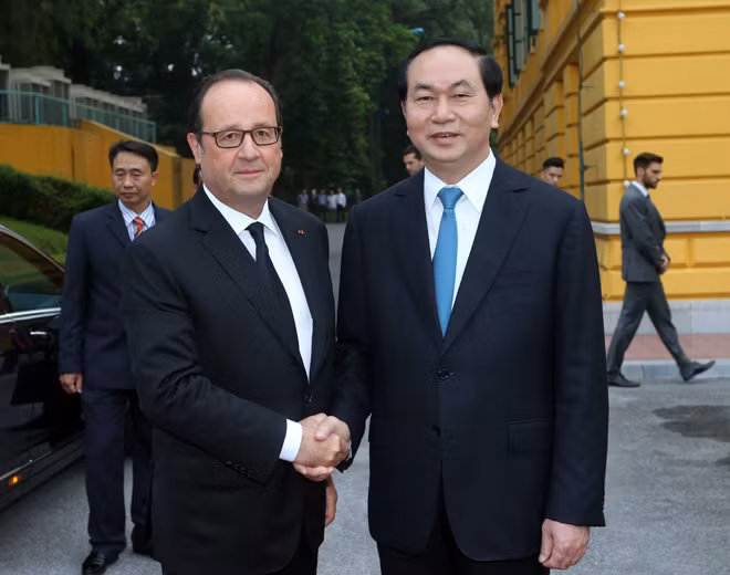 Những hình ảnh đầu tiên Tổng thống Pháp Hollande tại Việt Nam ảnh 7