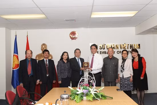 Chủ tịch MTTQ Hà Nội thăm làm việc tại New Zealand ảnh 1