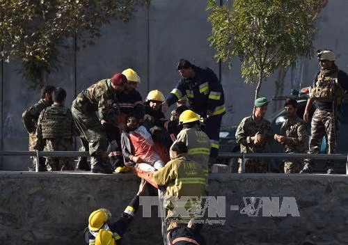 Số thương vong trong vụ đánh bom kép ở Afghanistan tăng mạnh ảnh 1