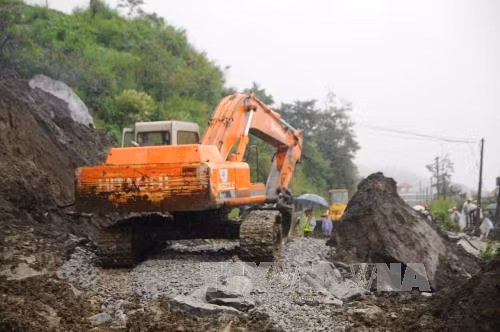 Lào Cai: Lở đất đá làm hai người chết và bị thương ảnh 1