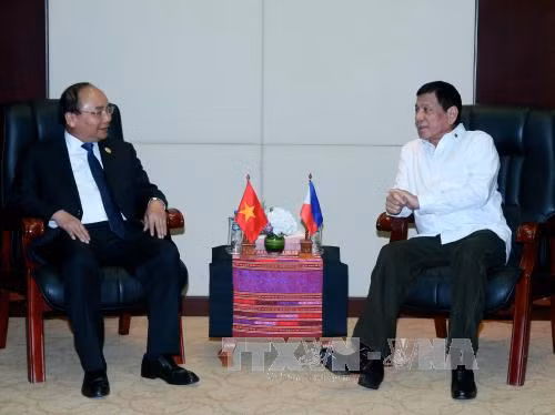 Thủ tướng Nguyễn Xuân Phúc gặp Tổng thống Philippines ảnh 1