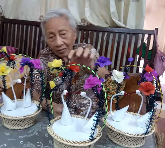 Gia đình làm thiên nga bông cuối cùng ở Hà Nội ảnh 1