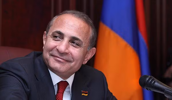 Thủ tướng Armenia từ chức ảnh 1