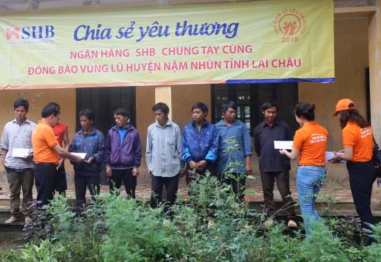 Hơn 500 triệu đồng ủng hộ đồng bào vùng lũ ảnh 1