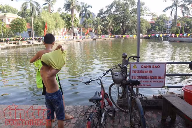 Cải tạo ao làng thành 'bể bơi' ảnh 1