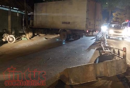 TP Hồ Chí Minh xảy ra 2 vụ tai nạn trong đêm, 1 người tử vong ảnh 1
