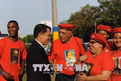 Người dân Cộng hòa Dominicana tôn vinh Chủ tịch Hồ Chí Minh ảnh 2