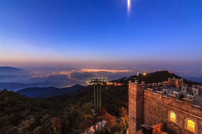  Bà Nà Hills và sức hút đặc biệt từ những trải nghiệm đêm mới toanh với mức giá siêu ưu đãi ảnh 1