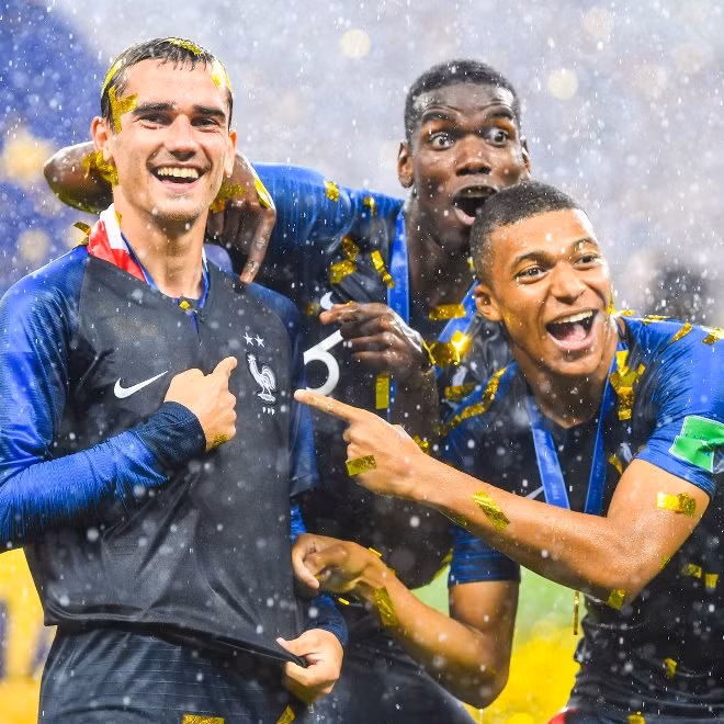 Xúc động chùm ảnh Pháp ăn mừng chức vô địch World Cup 2018 ảnh 5