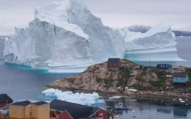 Đan Mạch sơ tán dân gần bờ biển Greenland do tảng băng trôi ảnh 1