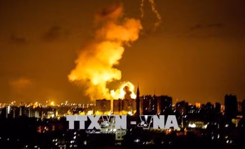 Quân đội Israel không kích trúng các mục tiêu Hamas ở Gaza ảnh 1