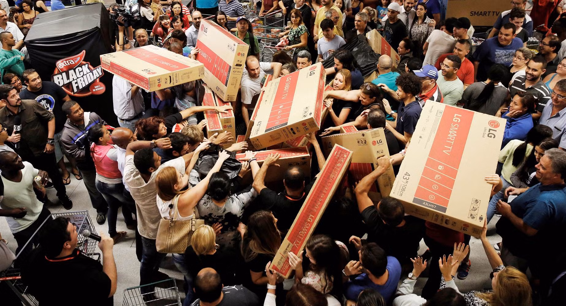 Vì sao ngày mua sắm ‘điên cuồng’ nhất có tên gọi Black Friday - ‘Thứ Sáu đen tối' ảnh 1