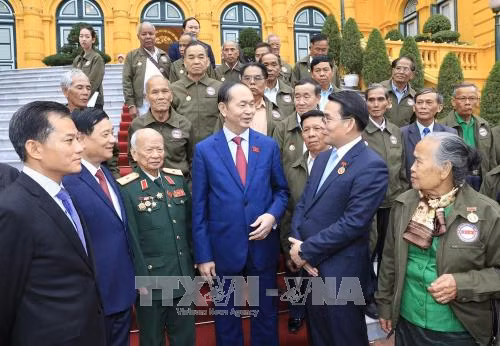Chủ tịch nước gặp mặt đại biểu công dân Lào có công với cách mạng Việt Nam ảnh 2