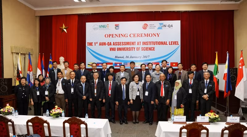 Đại học Khoa học Tự nhiên là trường đầu tiên ở Đông Nam Á đạt chuẩn chất lượng AUN-QA ảnh 1