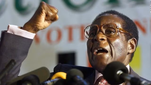 Lí do khiến cựu Tổng thống Mugabe thay đổi ý định từ chức vào phút chót? ảnh 1
