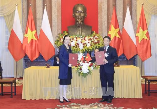 Thông tấn xã Việt Nam và Thông tấn xã Ba Lan ký văn bản hợp tác ảnh 1