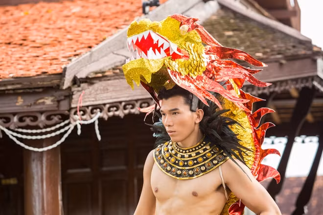 Báo Thái Lan ca ngợi Trương Ngọc Tình và trang phục dân tộc Việt Nam tại cuộc thi Manhunt ảnh 7