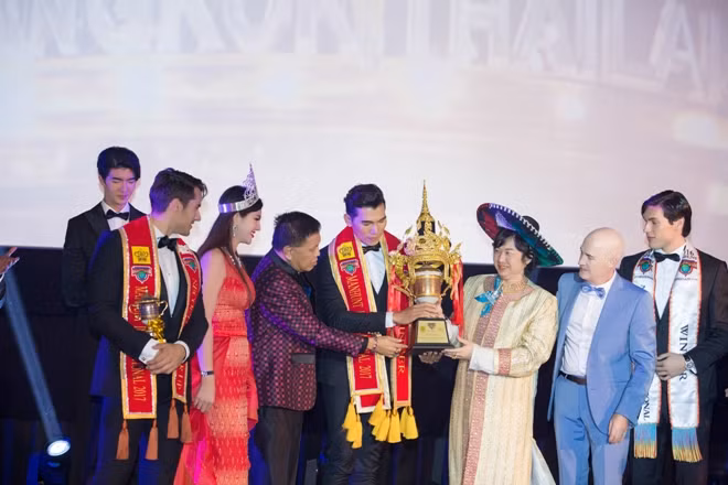 Ngọc Tình đăng quang ngôi vị Nam vương cuộc thi Nam vương Quốc tế 2017 ảnh 1
