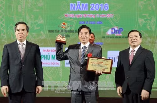 Tôn vinh 157 sản phẩm nông nghiệp tiêu biểu năm 2016 ảnh 1