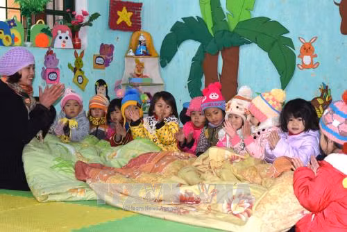 Hàng chục nghìn học sinh ở Lào Cai nghỉ học tránh rét ảnh 2