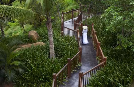 Du lịch Việt, chuyện nhỏ mà không nhỏ ảnh 1