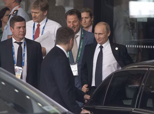 Thực hư tin đánh bom đoàn xe của Tổng thống Putin bằng 50 quả bom ảnh 1