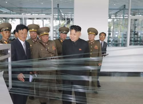Nhật ký ảnh các chuyến thăm của ông Kim Jong Un ảnh 4