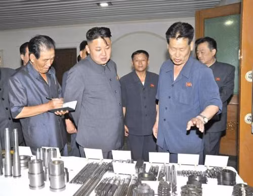 Nhật ký ảnh các chuyến thăm của ông Kim Jong Un ảnh 10