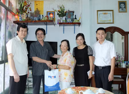 Thông tấn xã Việt Nam tri ân nhân Ngày Thương binh - Liệt sỹ ảnh 1
