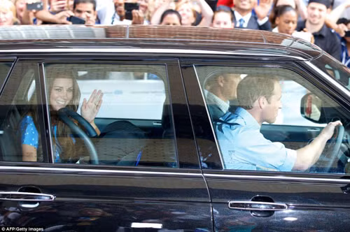 "Em bé hoàng gia" về Điện Kensington ảnh 8