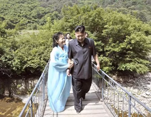 Nhật ký ảnh các chuyến thăm của ông Kim Jong Un ảnh 9