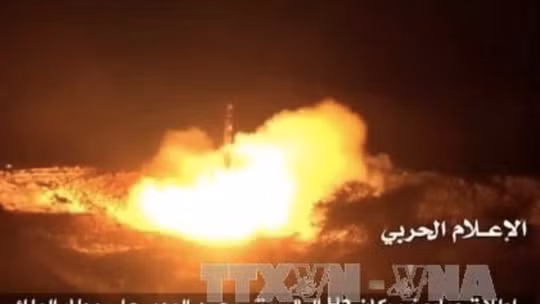 Dinh Tổng thống Yemen lần đầu bị tên lửa tấn công làm dấy lên lo ngại nội chiến toàn diện