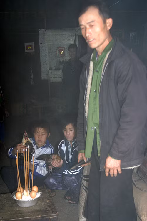 Tín ngưỡng thờ cúng tổ tiên của người Mông ảnh 6