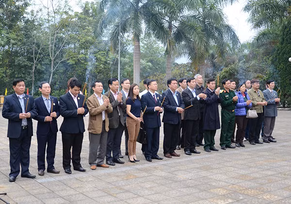 Hội Cựu chiến binh 5 cơ quan Trung ương tặng quà tại Hà Giang ảnh 1