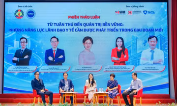 Tại phiên thảo luận “Từ tuân thủ đến quản trị bền vững: Những năng lực lãnh đạo y tế cần được phát triển trong giai đoạn mới”, các đại biểu tập trung trao đổi vào bảo mật dữ liệu người bệnh, an toàn thông tin trong chuyển đổi số và bảo vệ dữ liệu cá nhân khi ứng dụng trí tuệ nhân tạo (AI) trong lĩnh vực y tế. Ảnh: BTC