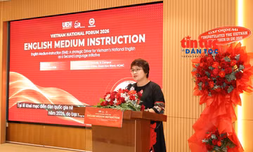 Đổi mới và nâng cao chất lượng giảng dạy chuyên ngành bằng tiếng Anh