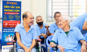 Chăm sóc người cao tuổi liên tục để sống khỏe, tự chủ hơn