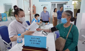  Chăm sóc người cao tuổi gắn với mô hình bác sĩ gia đình 