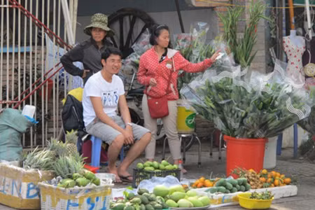 TP Hồ Chí Minh: 'Nóng' thị trường hoa quả trưng Tết ảnh 1
