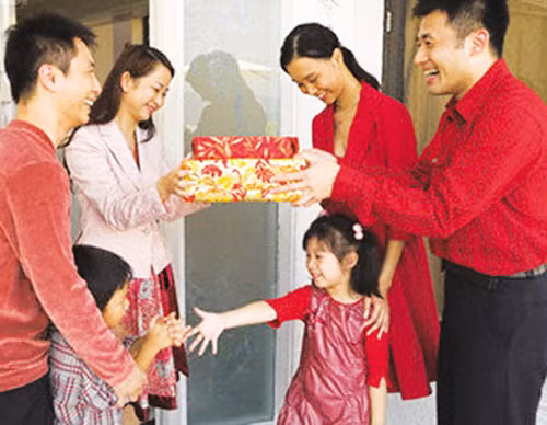 Xông đất nhà mình ảnh 1