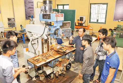 Chăm lo cho vùng đồng bào dân tộc, đặc biệt khó khăn ảnh 1