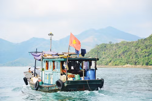 Trên vùng biển địa đầu Tổ Quốc ảnh 1
