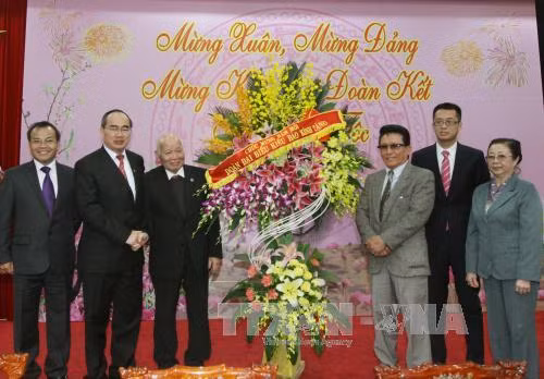 Gặp mặt kiều bào về nước vui Tết cổ truyền ảnh 1