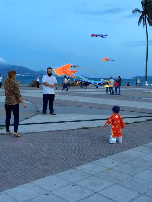 Không khí đón Tết tại Nha Trang ảnh 9